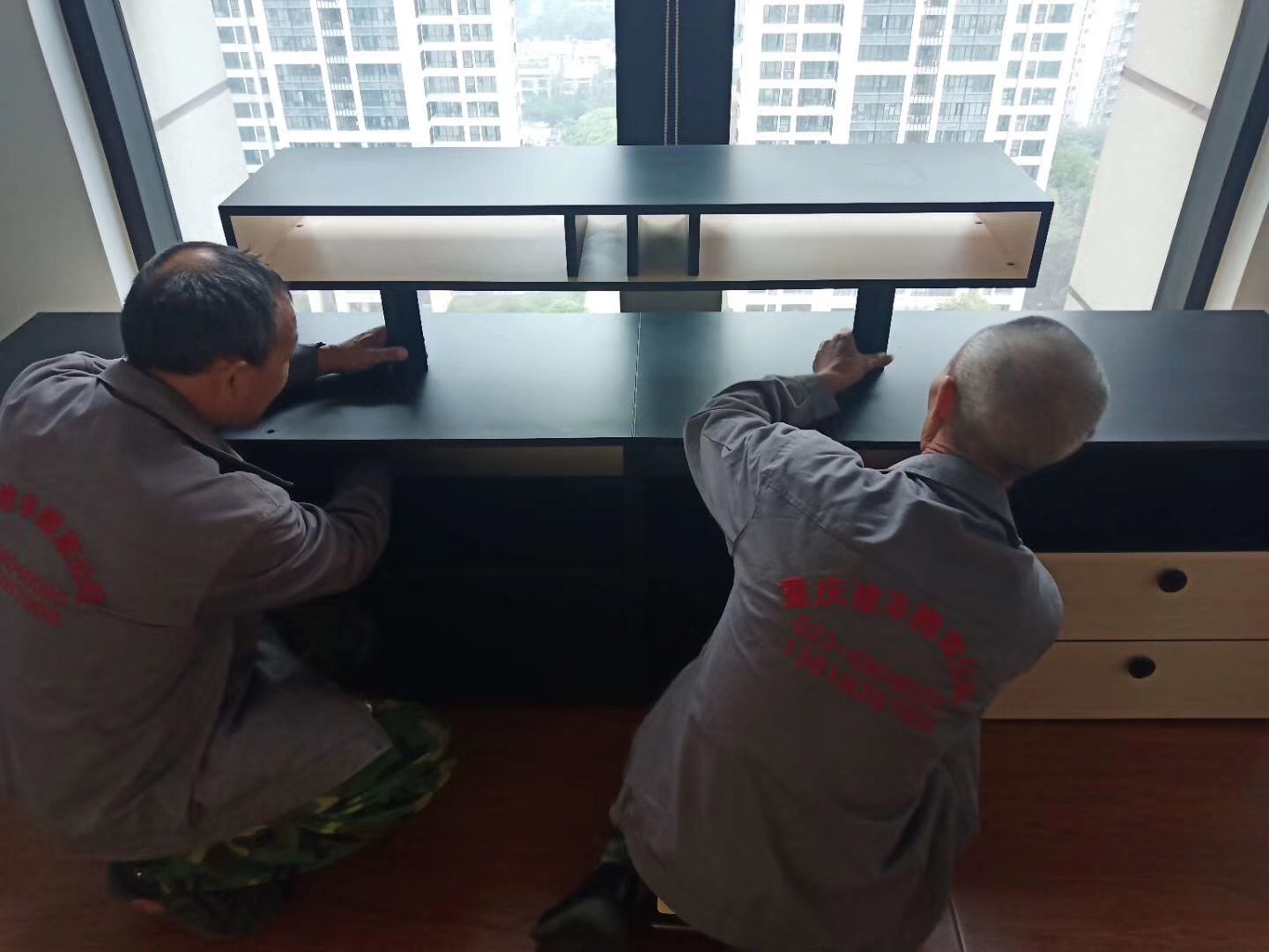 办公桌拆装
